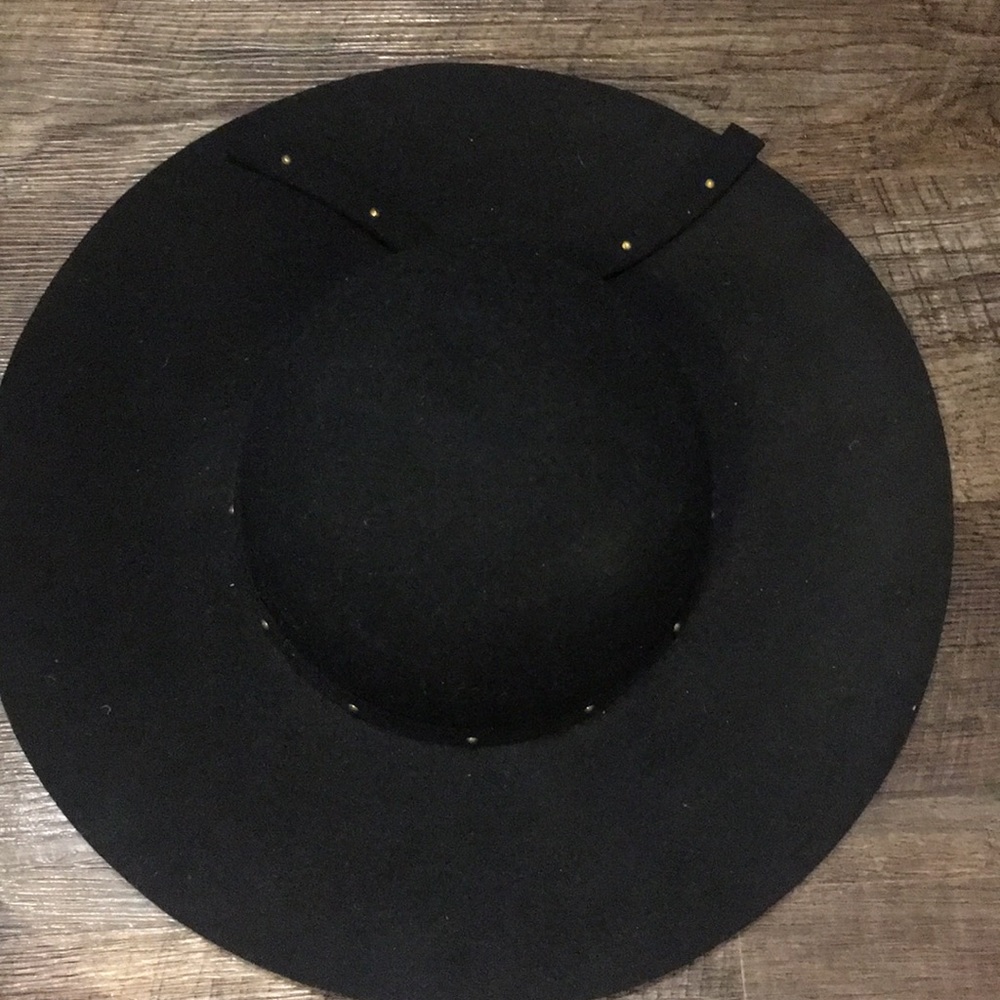 Black wool hat with studded trim